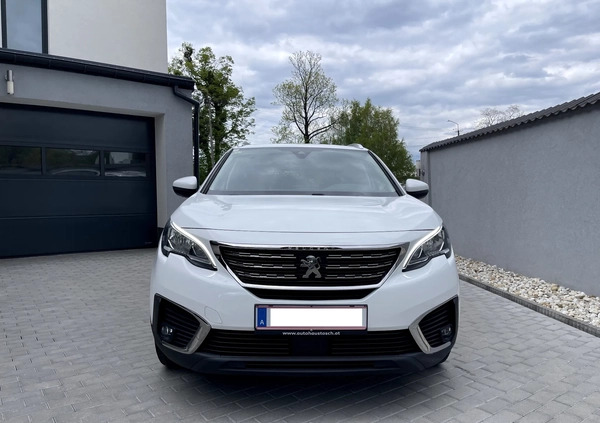 Peugeot 5008 cena 59900 przebieg: 217450, rok produkcji 2018 z Biała małe 667